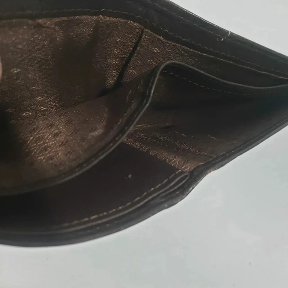 Roots Dark Brown Small Trifold Mens Leather  Wallet. - Picture 8 of 8